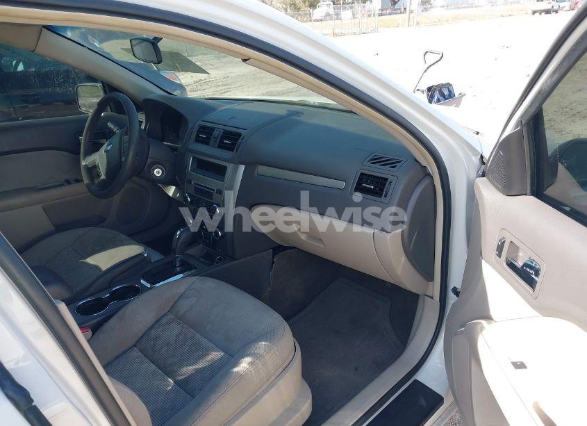 Photo 5 of 2010 Ford Fusion SE (VIN 3FAHP0HAXAR354093)