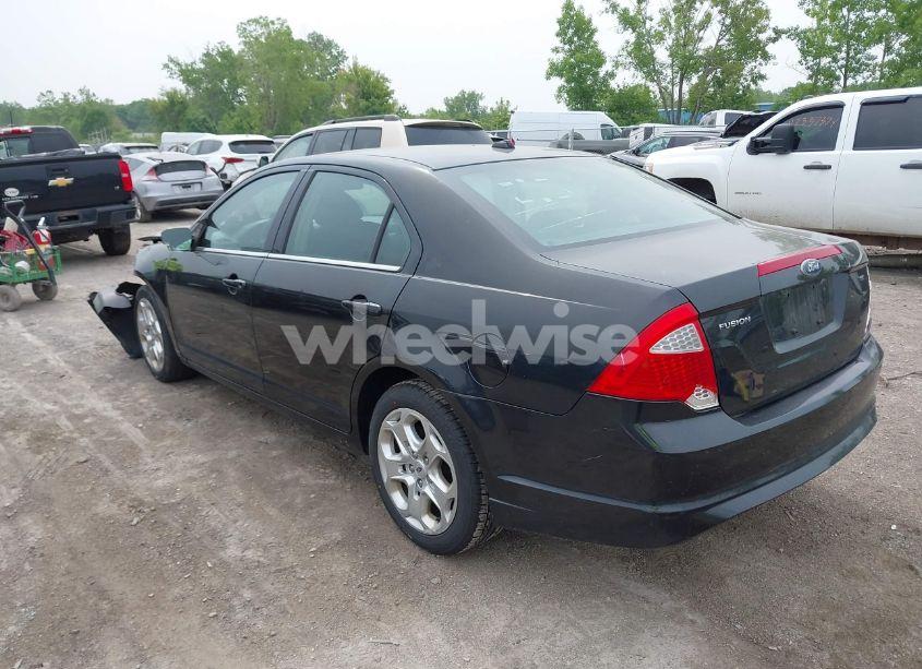 Photo 3 of 2010 Ford Fusion SE (VIN 3FAHP0HAXAR377857)