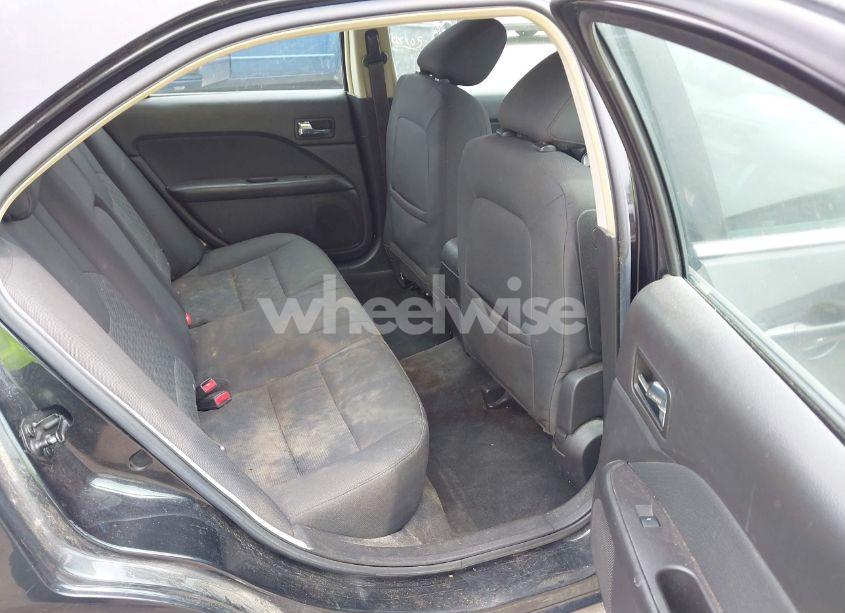 Photo 8 of 2010 Ford Fusion SE (VIN 3FAHP0HAXAR377857)