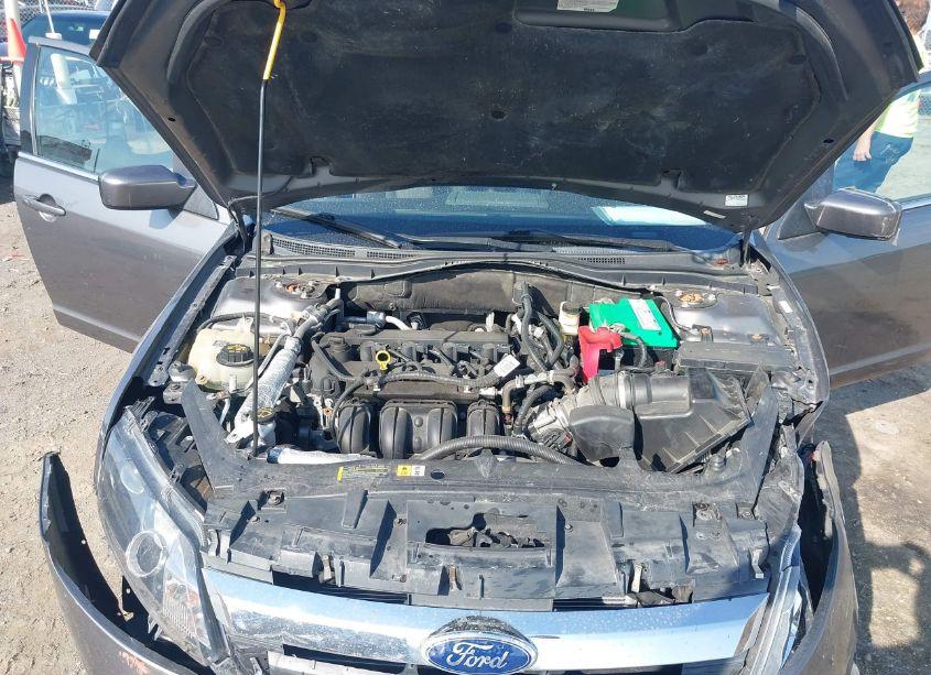 Photo 10 of 2010 Ford Fusion SE (VIN 3FAHP0HAXAR381424)