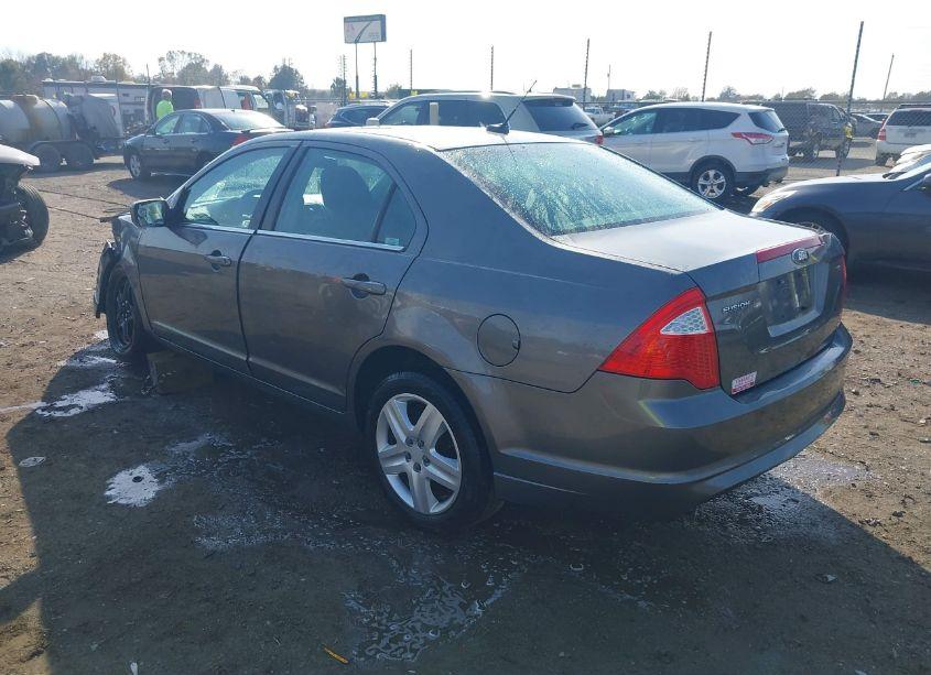 Photo 3 of 2010 Ford Fusion SE (VIN 3FAHP0HAXAR381424)