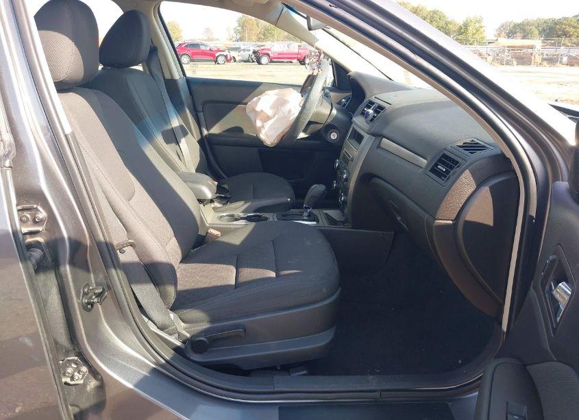 Photo 5 of 2010 Ford Fusion SE (VIN 3FAHP0HAXAR381424)