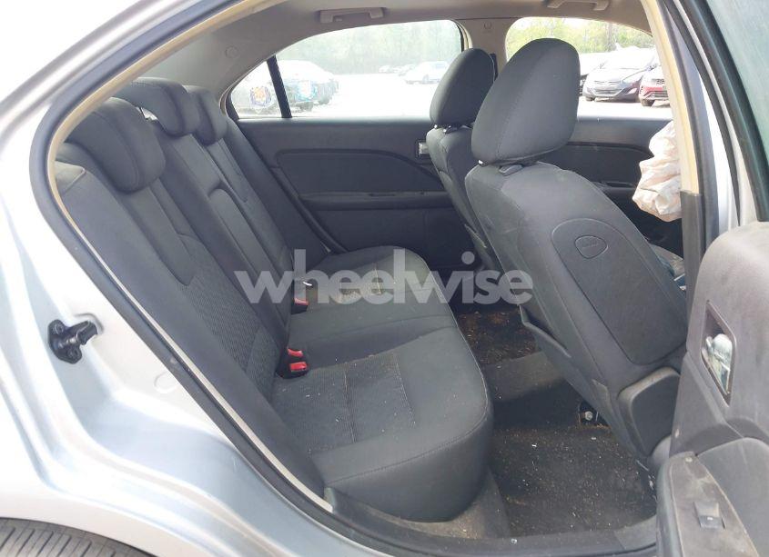 Photo 8 of 2010 Ford Fusion SE (VIN 3FAHP0HAXAR408301)