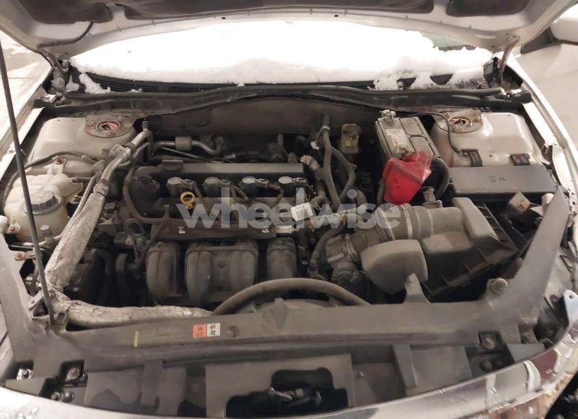 Photo 10 of 2010 Ford Fusion SE (VIN 3FAHP0HAXAR415524)