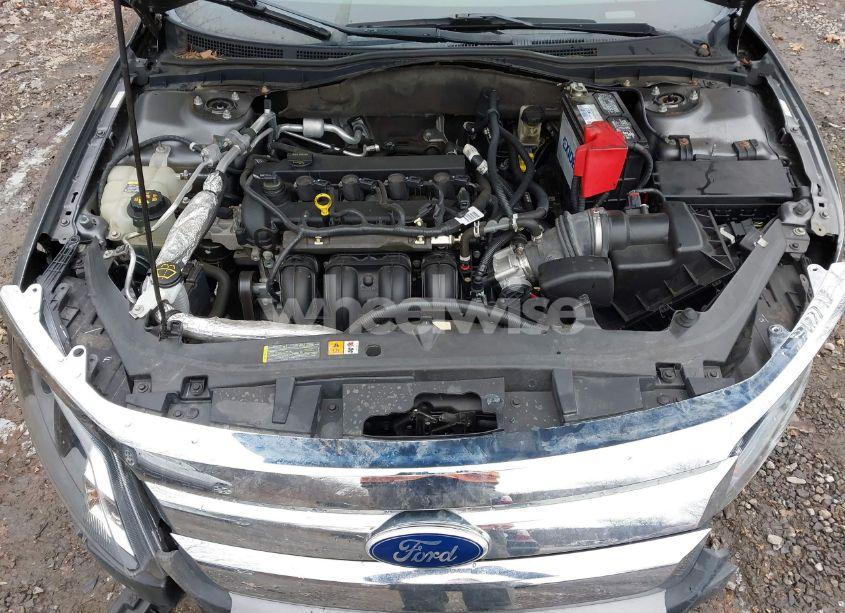 Photo 10 of 2010 Ford Fusion SE (VIN 3FAHP0HAXAR421582)