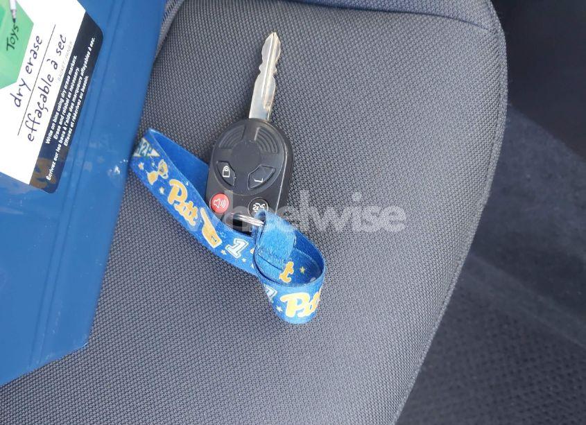 Photo 11 of 2010 Ford Fusion SE (VIN 3FAHP0HAXAR421582)