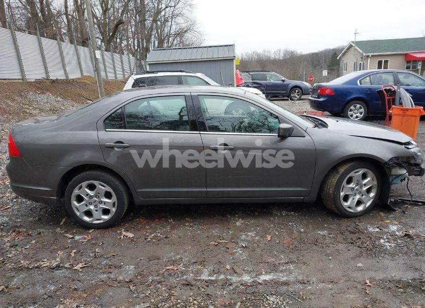 Photo 13 of 2010 Ford Fusion SE (VIN 3FAHP0HAXAR421582)