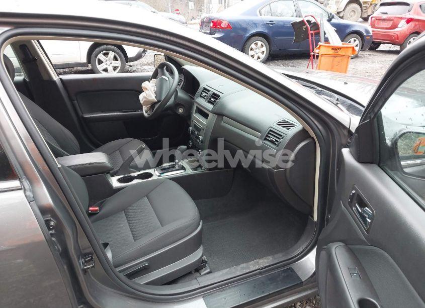 Photo 5 of 2010 Ford Fusion SE (VIN 3FAHP0HAXAR421582)