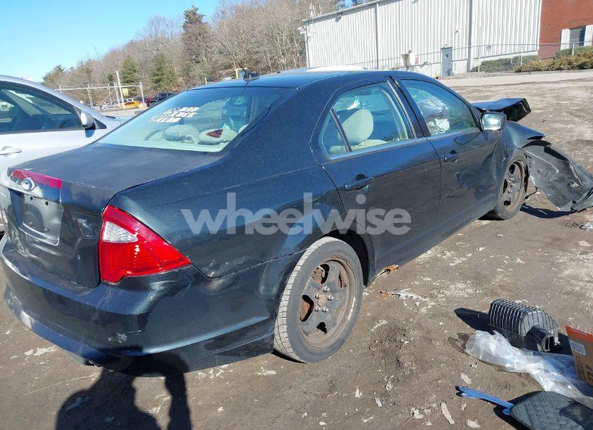 Photo 4 of 2010 Ford Fusion SE (VIN 3FAHP0HAXAR424031)
