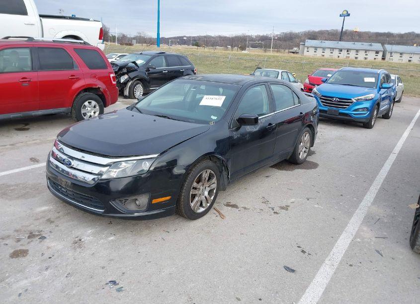 Photo 2 of 2010 Ford Fusion SE (VIN 3FAHP0HAXAR427690)