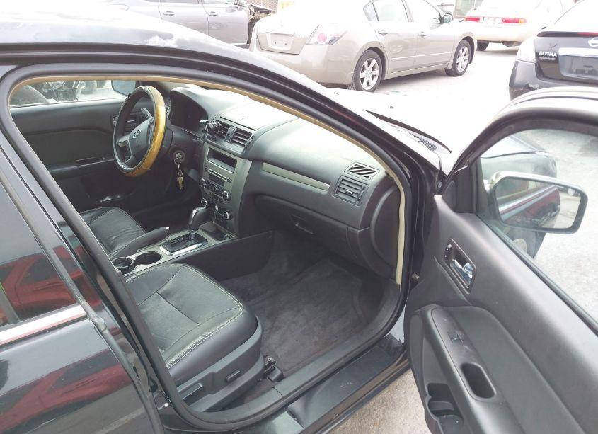 Photo 5 of 2010 Ford Fusion SE (VIN 3FAHP0HAXAR427690)