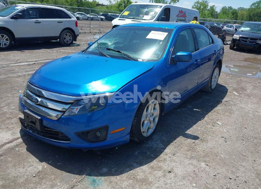 Photo 2 of 2011 Ford Fusion SE (VIN 3FAHP0HAXBR120134)