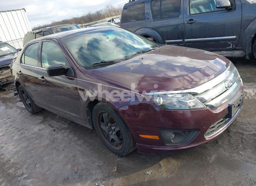 2011 Ford Fusion SE (VIN 3FAHP0HAXBR120215) main photo