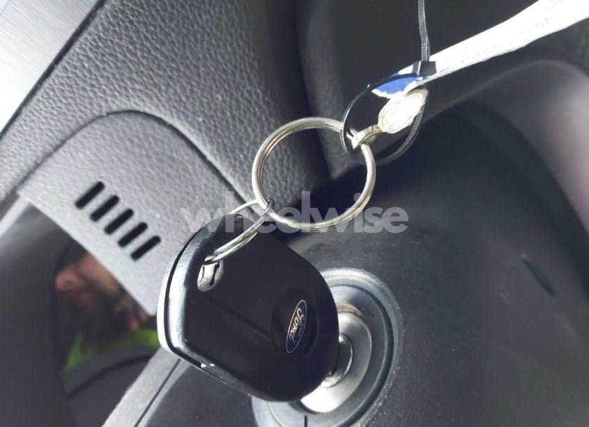 Photo 11 of 2011 Ford Fusion SE (VIN 3FAHP0HAXBR120215)