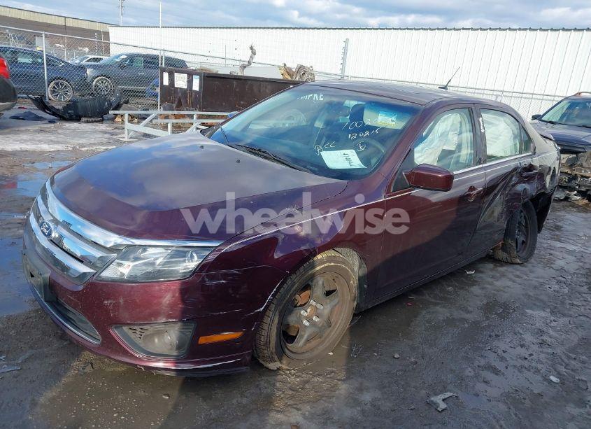 Photo 2 of 2011 Ford Fusion SE (VIN 3FAHP0HAXBR120215)