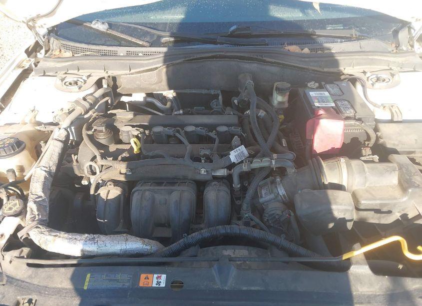 Photo 10 of 2011 Ford Fusion SE (VIN 3FAHP0HAXBR123132)