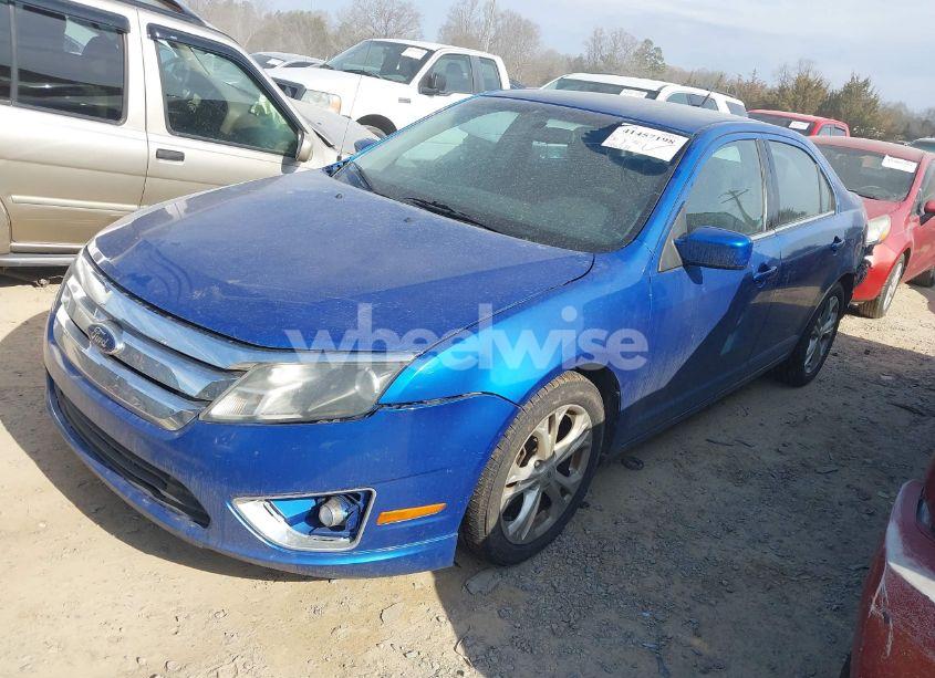 Photo 2 of 2011 Ford Fusion SE (VIN 3FAHP0HAXBR132185)