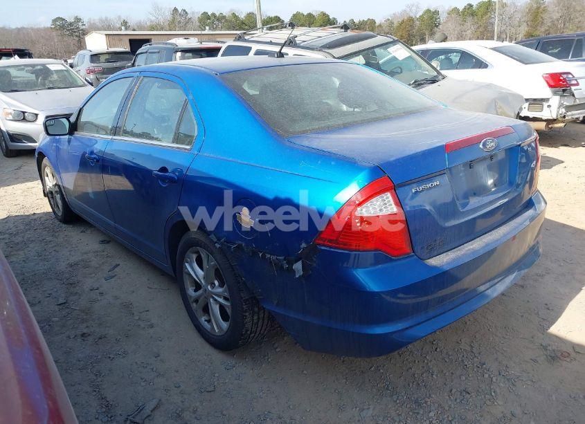 Photo 3 of 2011 Ford Fusion SE (VIN 3FAHP0HAXBR132185)
