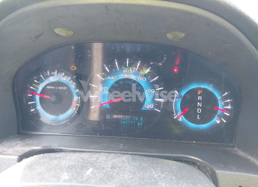 Photo 7 of 2011 Ford Fusion SE (VIN 3FAHP0HAXBR132185)