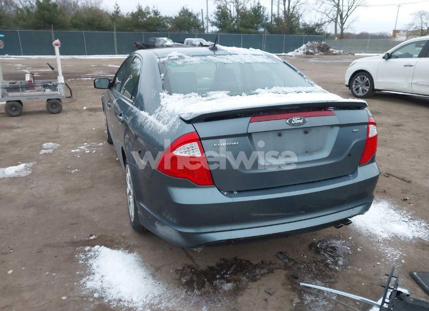 Photo 3 of 2011 Ford Fusion SE (VIN 3FAHP0HAXBR153764)