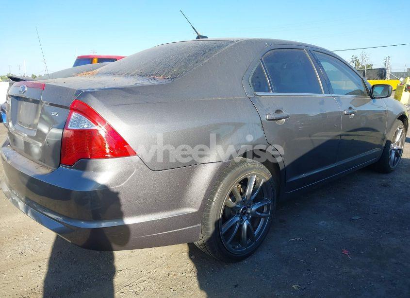 Photo 4 of 2011 Ford Fusion SE (VIN 3FAHP0HAXBR156969)