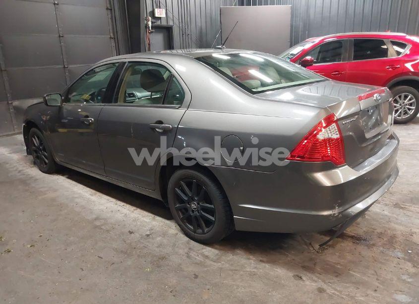 Photo 3 of 2011 Ford Fusion SE (VIN 3FAHP0HAXBR176204)