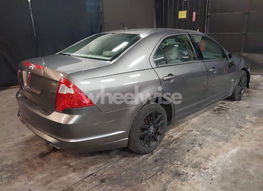 Photo 4 of 2011 Ford Fusion SE (VIN 3FAHP0HAXBR176204)