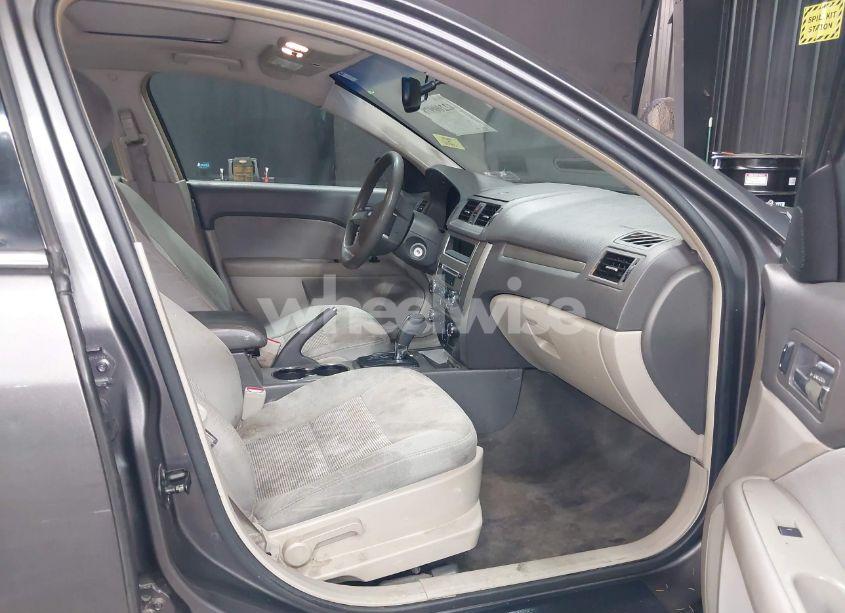 Photo 5 of 2011 Ford Fusion SE (VIN 3FAHP0HAXBR176204)