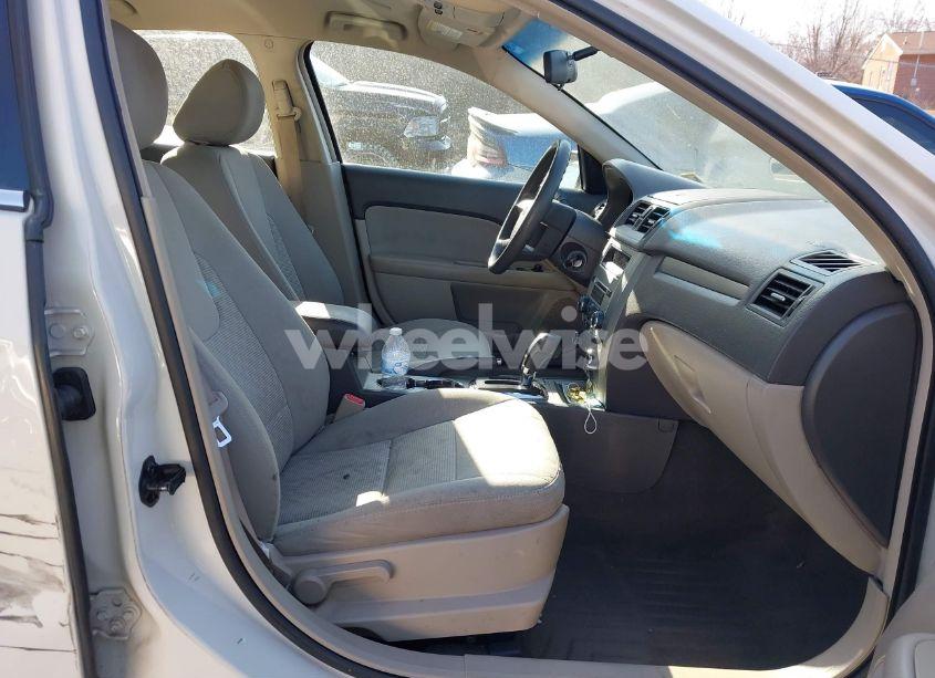 Photo 5 of 2011 Ford Fusion SE (VIN 3FAHP0HAXBR185047)