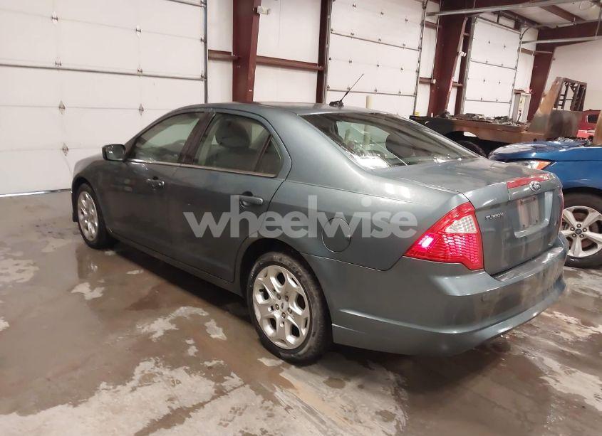 Photo 3 of 2011 Ford Fusion SE (VIN 3FAHP0HAXBR208956)