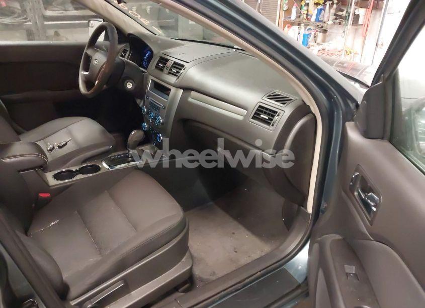 Photo 5 of 2011 Ford Fusion SE (VIN 3FAHP0HAXBR208956)