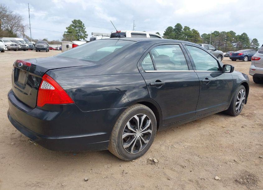 Photo 4 of 2011 Ford Fusion SE (VIN 3FAHP0HAXBR213994)