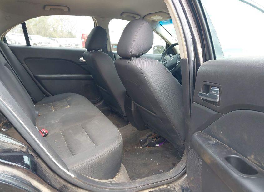 Photo 8 of 2011 Ford Fusion SE (VIN 3FAHP0HAXBR213994)