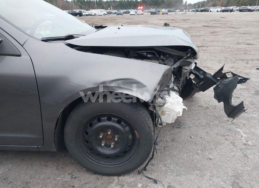 Photo 13 of 2011 Ford Fusion SE (VIN 3FAHP0HAXBR216426)