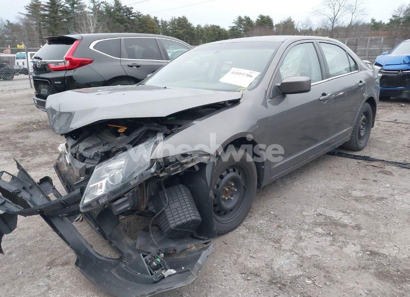Photo 2 of 2011 Ford Fusion SE (VIN 3FAHP0HAXBR216426)