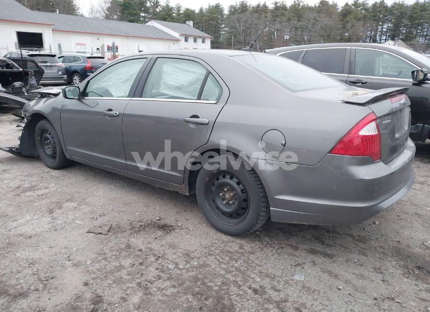 Photo 3 of 2011 Ford Fusion SE (VIN 3FAHP0HAXBR216426)