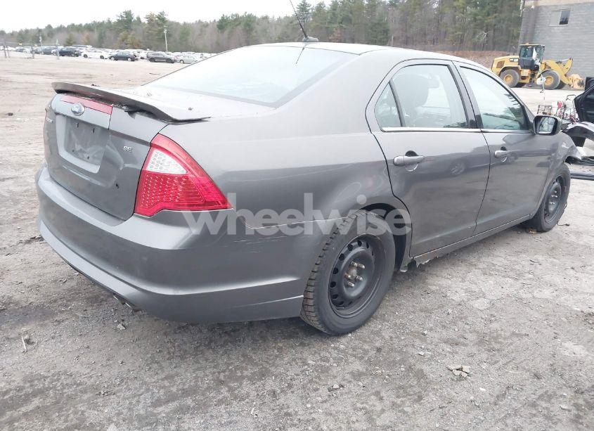 Photo 4 of 2011 Ford Fusion SE (VIN 3FAHP0HAXBR216426)