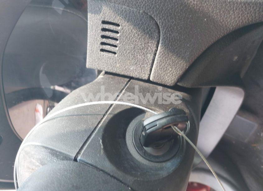 Photo 11 of 2011 Ford Fusion SE (VIN 3FAHP0HAXBR220525)