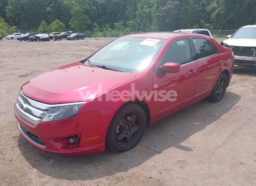 Photo 2 of 2011 Ford Fusion SE (VIN 3FAHP0HAXBR220525)