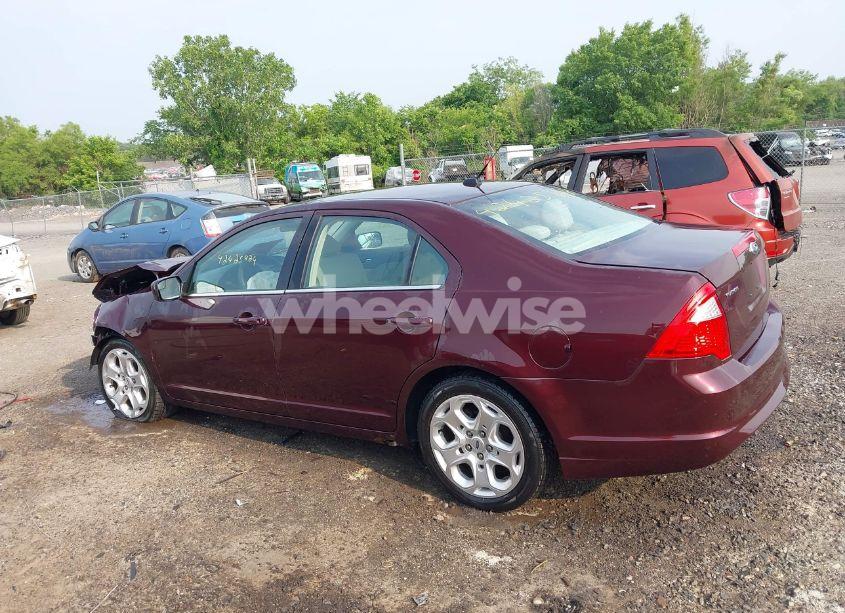 Photo 15 of 2011 Ford Fusion SE (VIN 3FAHP0HAXBR240760)