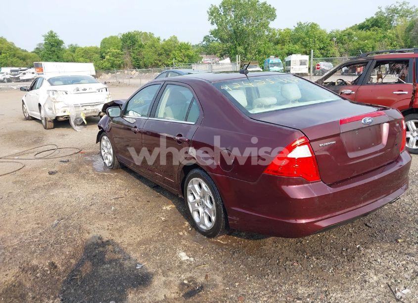 Photo 3 of 2011 Ford Fusion SE (VIN 3FAHP0HAXBR240760)