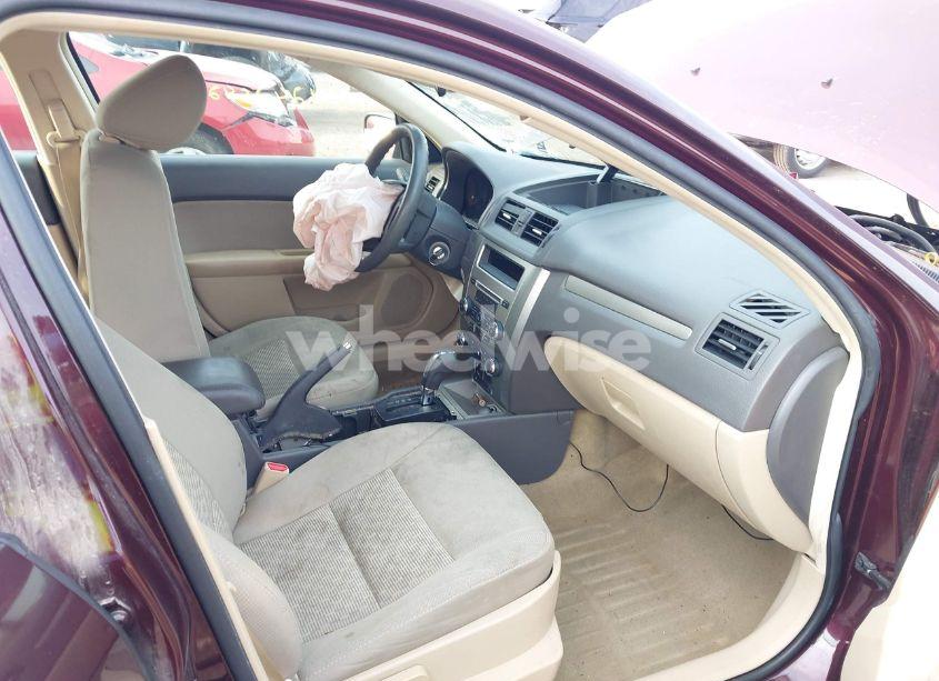 Photo 5 of 2011 Ford Fusion SE (VIN 3FAHP0HAXBR240760)