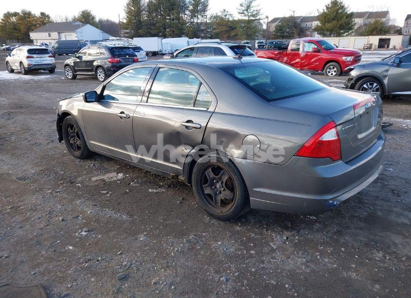 Photo 3 of 2011 Ford Fusion SE (VIN 3FAHP0HAXBR249541)