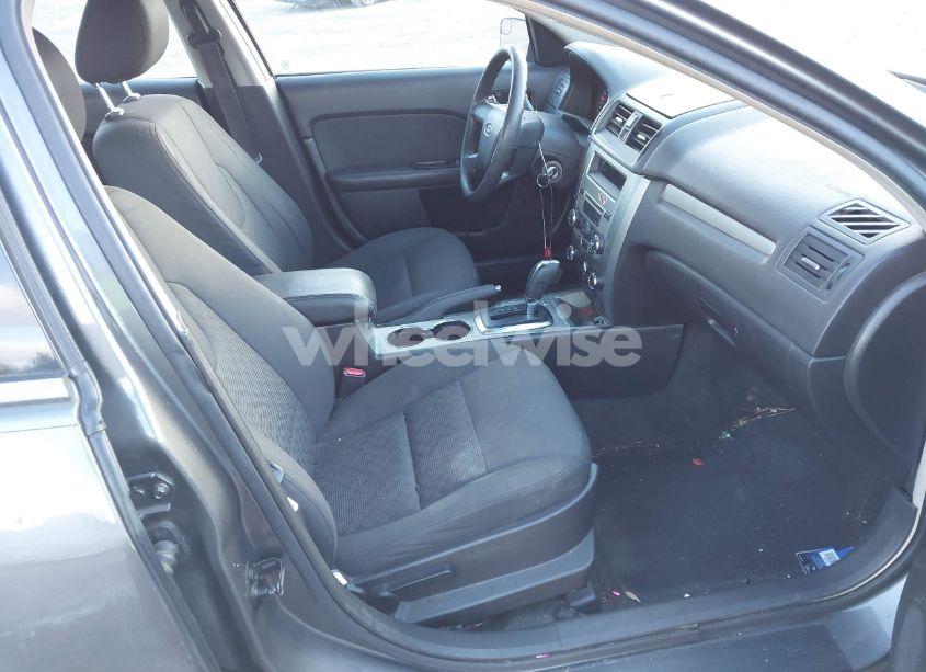 Photo 5 of 2011 Ford Fusion SE (VIN 3FAHP0HAXBR249541)