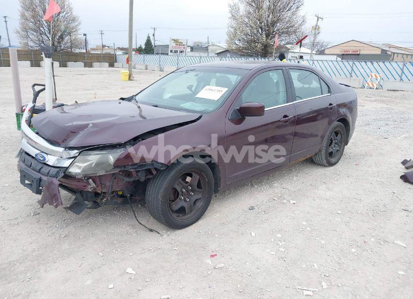 Photo 2 of 2011 Ford Fusion SE (VIN 3FAHP0HAXBR250950)