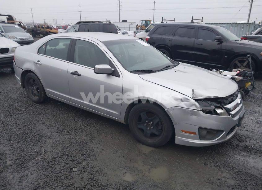 2011 Ford Fusion SE (VIN 3FAHP0HAXBR269711) main photo