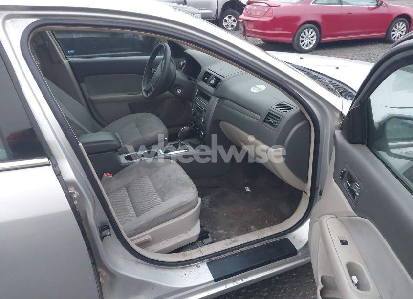 Photo 5 of 2011 Ford Fusion SE (VIN 3FAHP0HAXBR269711)