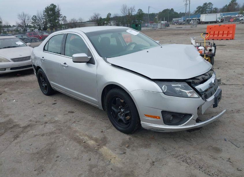 2011 Ford Fusion SE (VIN 3FAHP0HAXBR310919) main photo