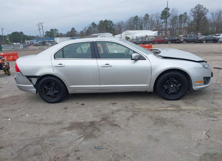 Photo 13 of 2011 Ford Fusion SE (VIN 3FAHP0HAXBR310919)