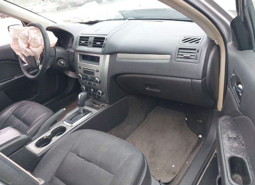 Photo 5 of 2011 Ford Fusion SE (VIN 3FAHP0HAXBR310919)